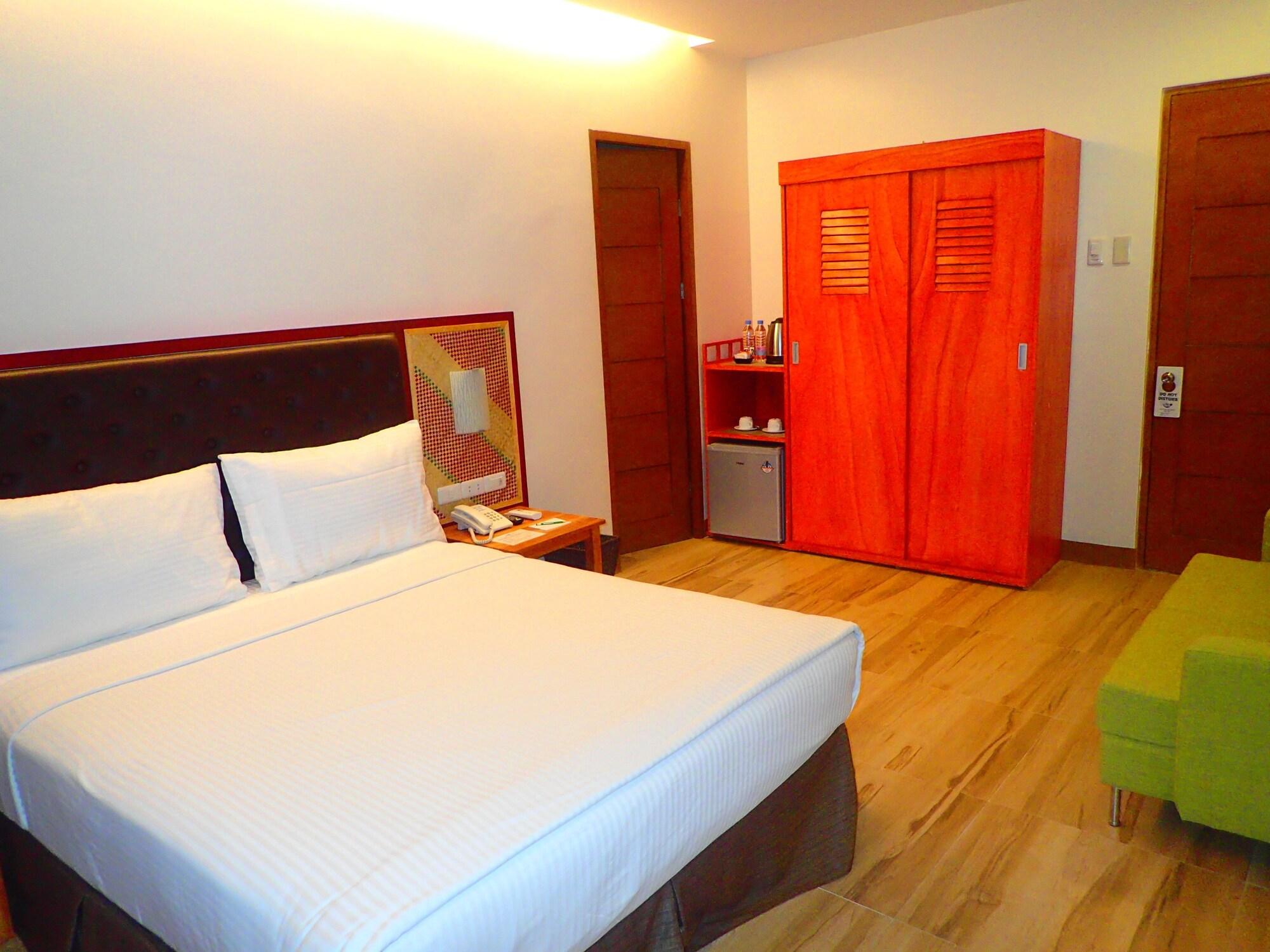 Aozora Seaside Mactan Hotell Lapu-Lapu City Exteriör bild