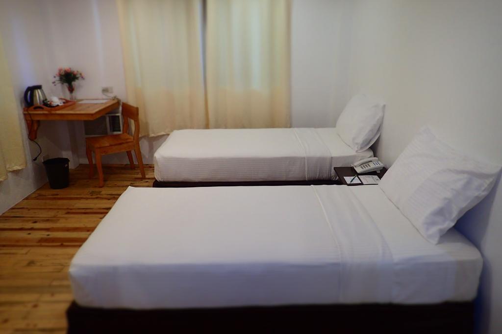 Aozora Seaside Mactan Hotell Lapu-Lapu City Exteriör bild