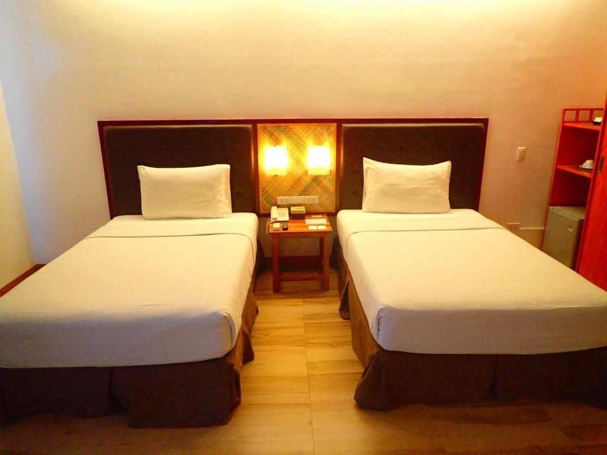 Aozora Seaside Mactan Hotell Lapu-Lapu City Exteriör bild